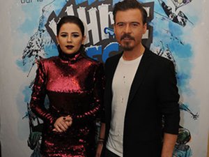 GENÇLERİN SEVGİLİSİ ERDEM KINAY VE MERVE ÖZBEY ULUDAĞDAYDI!