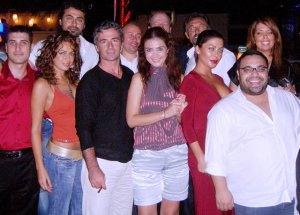 ÜNLÜ ALMAN GİYİM FİRMASI CAMPİONE TÜRKİYE'YE ÜNLÜLERLE "MERHABA" DEDİ?