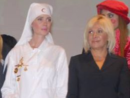 Çiğdem Savaş-Nurdan Torun... ÇİLLER SAVAŞI SAHNEDE SONA ERDİ...