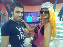 Dora... EN ÇILGIN SUNUCU!