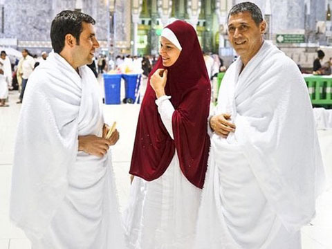 Ayşe Arman... UMRE ZİYARETİNE GİTTİ !..