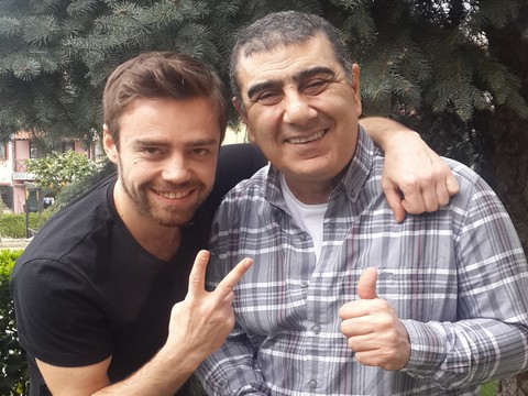 Murat Dalkılıç... BAHARI ,"ÖZÜLKÜ PROJECT-BİZİM ŞARKILAR" İLE KARŞILIYOR !..