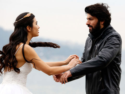 Kara Para Aşk...KAHREDEN AŞK ACISI