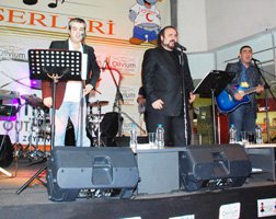 Hakan Aysev-Metin Özülkü-Ferda Anıl Yarkın... PENGUENLER YARDIMA KOŞTU!