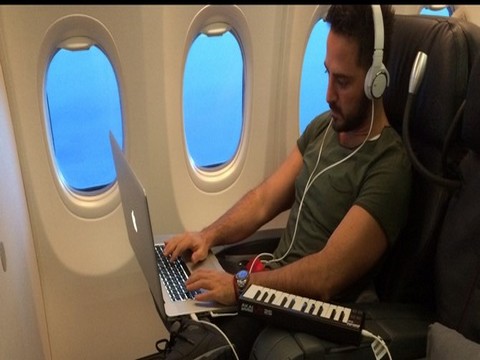 Gökhan Özen... HİT FABRİKASI’NDAN HİT DOLU ALBÜM !..