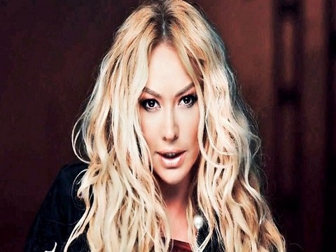 Aylin Coşkun... "DENİZ SEKİ'NİN ARKASINDAN KONUŞUP, KLİBİNDE OYNADILAR" !..