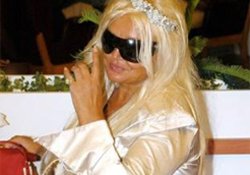 Banu Alkan... PANTALONU PATLADI!