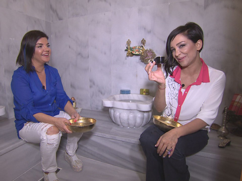 EV KUŞU AYŞENİL ŞAMLIOĞLU VE ELİF KARLI'YA KONUYOR!