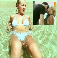 Helin Avşar... MİKANOS'TA DUDAK DUDAĞA !...