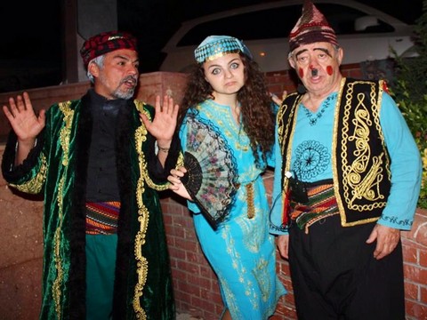 Ateşböceği Ercan... "KADININ FENDİ" İSİMLİ ORTA OYUNU İLE RAMAZAN BOYUNCA SAHNEDE !..