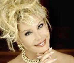 Emel Sayın... "TEOMAN'IN HAYAT FELSEFESİNİ BEĞENİYORUM!