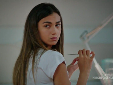 Aleyna Solaker... EKRANLARIN MELEK YÜZLÜ KÖTÜ KIZI!