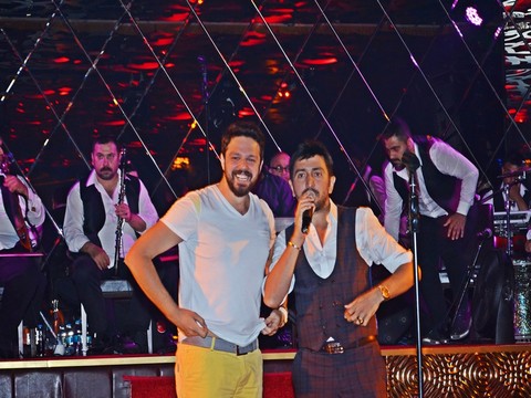 Çağlayan Topaloğlu... FERMAN TOPRAK'IN SAHNESİNDE BAYRAM COŞKUSU !..