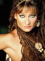 "Memedim" Zeynep... GENE ASKER ŞARKISIYLA DÖNÜYOR...