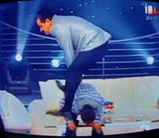 İbrahim Tatlıses... ÇOCUKLUĞUNA GERİ DÖNDÜ, BİRDİRBİR OYNADI!