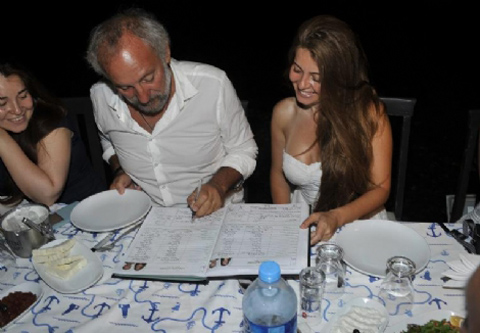 Ege Aydan... YEMEK MASASI NİKAH MASASI OLDU!