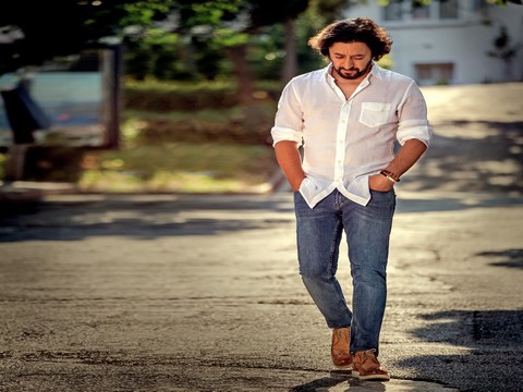 Fettah Can... YENİ SİNGLE'I "DELİRME", YAYINDA !..