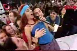 Yıldız Tilbe... CANLI YAYINDA TACİZE UĞRAMIŞ!