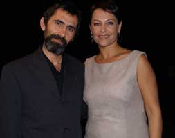 Hülya Avşar... PEKER AÇIKALIN'I TERLETTİ!