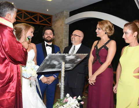 Seksenlerde düğün... OĞLAN BİZİM, KIZ BİZİM!