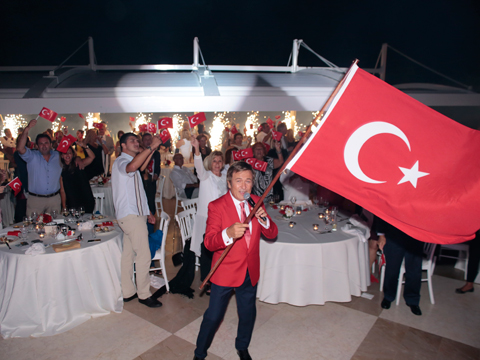 EROL EVGİN’LE BÜYÜK TAARRUZ COŞKUSU