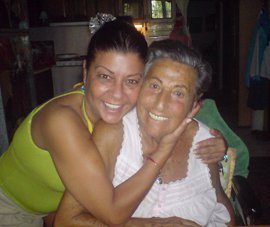 Yeliz... MÜZİK DÜNYASININ DUAYENİ MÜZEYYEN SENAR'A ANLAMLI ZİYARET