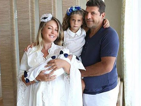 Yeliz Yeşilmen Akbaş... MUTLU AİLE POZU!