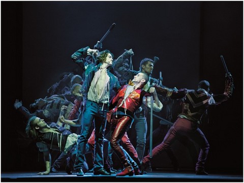 Romeo ve Juliet...  SHAKESPEARE'İN EFSANE OYUNU, YENİDEN SAHNELERDE !..