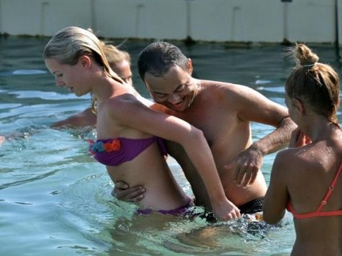 Serdar Ortaç... "PARALARIM KARIMA FEDA OLSUN" !..