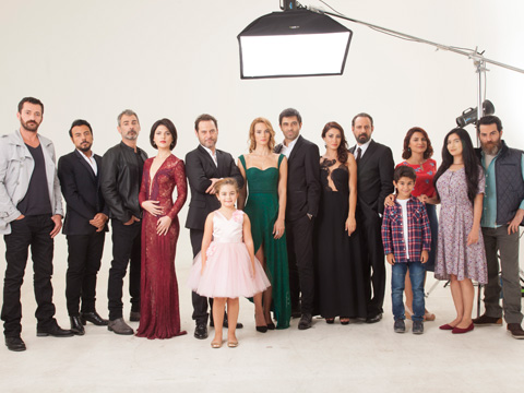 MERAKLA BEKLENEN DEV KADRO BİR ARADA!