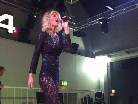 Kendi...KENDİNİ  VİYANA'DA EVİNDE HİSSETTİ !..