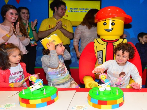 Tohum Otizm Vakfı Çocukları... DOĞUM GÜNÜ HEYECANINI YAŞADILAR !..
