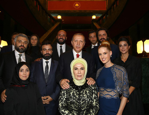 Filinta ‘Bin Yılın Şafağında'... 29 EKİM CUMHURİYET BAYRAMI RESEPSİYONUNDA!