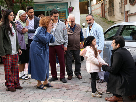 Kocamın Ailesi... BABASI PELİN'İ GÖTÜRÜYOR MU?