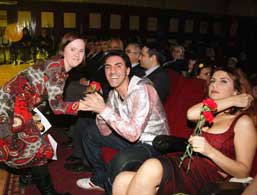 Faruk K... ENGELLİ HAYRANLARIYLA DANSETTİ!