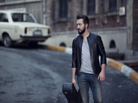 Beşir Bayraktar... "BİRİ ZAMANI DURDURMALI" !..