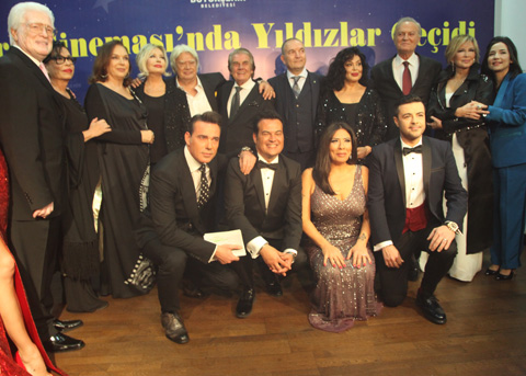 TÜRK SİNEMASI’NIN DEV İSİMLERİ YILDIZLAR GEÇİDİNDE BİR ARAYA GELDİ!