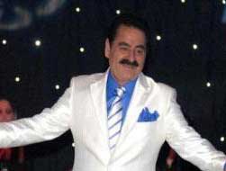 İbrahim Tatlıses... AÇILIMA ÖZEL ŞARKI YAPTI!