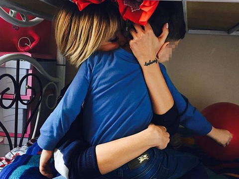 Gülben Ergen Çelik... ÜVEY ANNE ŞİDDETİ GÖREN ÇOCUKLARI ZİYARET ETTİ!