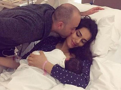 Nur Bozar Şener... ANNE OLDU!