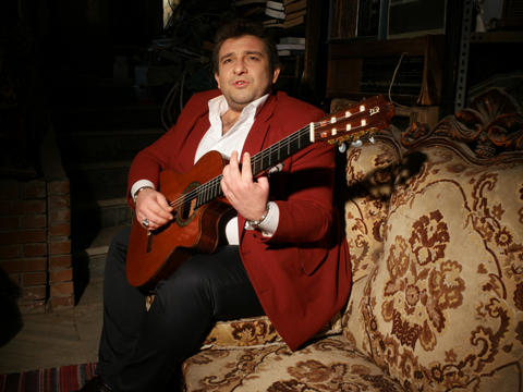 Mustafa Akay… ROMANTİK ŞARKICIYA, ROMANTİK KLİP