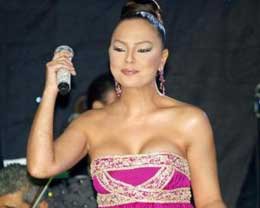 Ebru Gündeş... İNKAR ETTİĞİ İLİŞKİ TAM GAZ SÜRÜYOR!