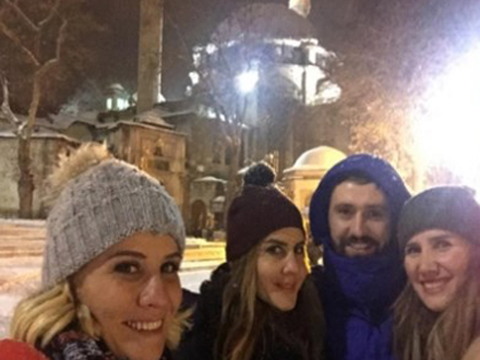 Esra Erol… 2016’YA DUALARLA GİRDİ!..