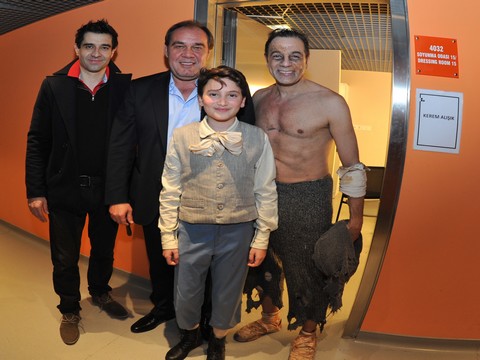 “Frankenstein”...  FENOMEN OYUNA, YILDIRIM DEMİRÖREN'DEN BÜYÜK ÖVGÜ !..