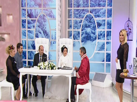 Esra Erol... BİR ÇİFTİ DAHA BAŞ-GÖZ ETTİ!