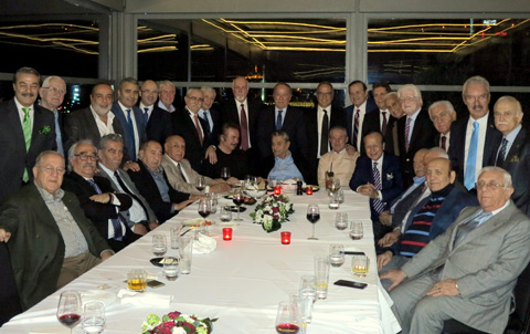 Yılmaz Ulusoy... 2016’NIN İLK DAVETİNİ DOSTLARINA VERDİ!