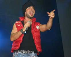 Tarkan...ALMANYA'DA DA DOĞAYA DESTEK VERDİ...