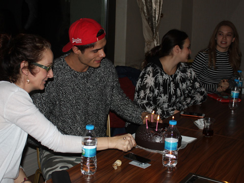 Barış Murat Yağcı... YENİ YAŞINA SETTE GİRDİ!