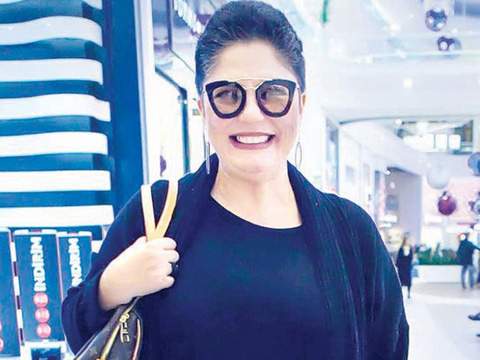 İzel... KARİZMATİK GÖZLÜKLER!