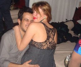 Sarp Apak... BARCELONA'DA SEVGİLİSİYLE FENA DAĞITTI!..